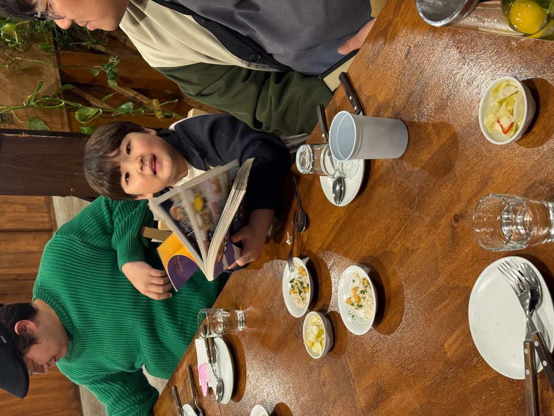 https://image.mom-mom.net/eyJidWNrZXQiOiJtb21tb20tbW9tc3RvdWNoIiwia2V5IjoicGxhY2VzLzY4MjAyNWQyNjgyNjMwZDZmZWUyY2NiYi5qcGciLCJlZGl0cyI6eyJyZXNpemUiOnsid2lkdGgiOjUwMCwiaGVpZ2h0IjozNzV9fX0=