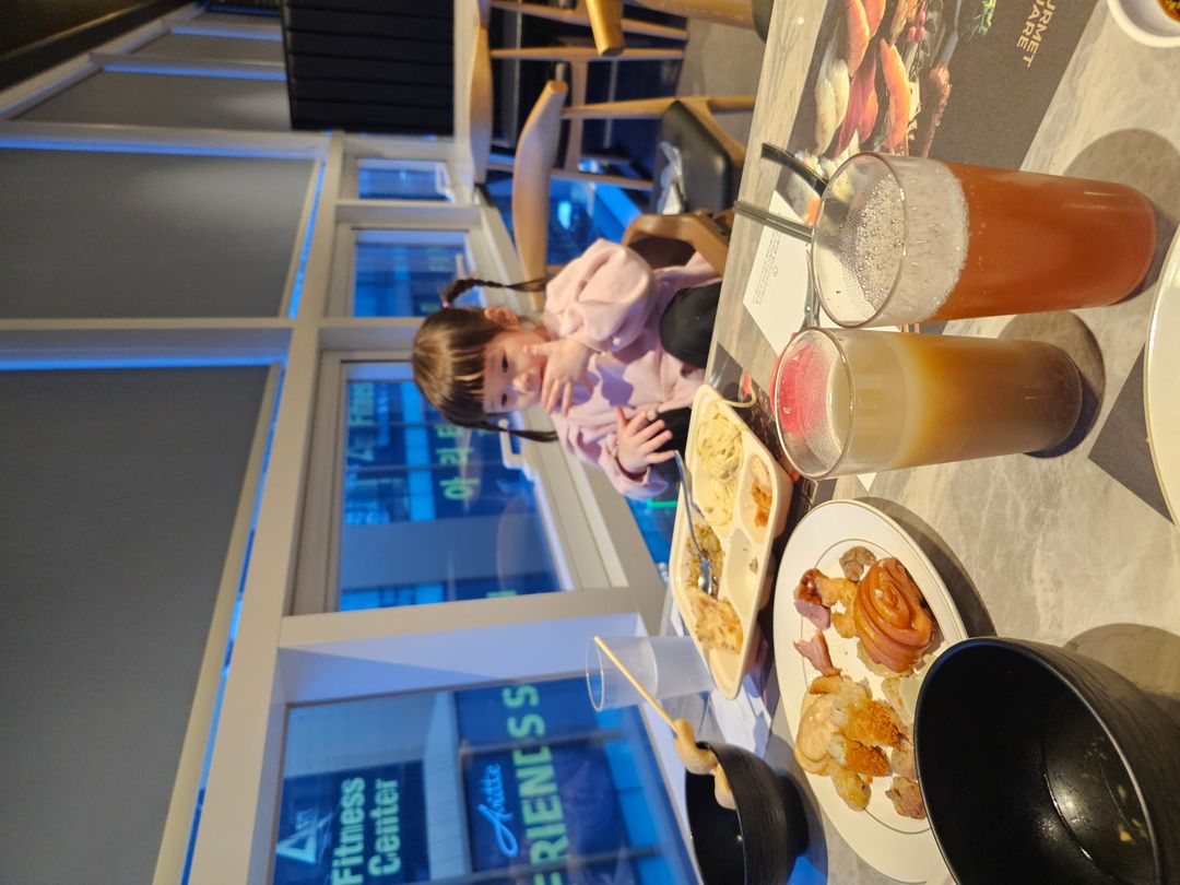 https://image.mom-mom.net/eyJidWNrZXQiOiJtb21tb20tbW9tc3RvdWNoIiwia2V5IjoicGxhY2VzLzY4MjVhMGM4MDc3OTZkYzcyZGY5YjI3ZC5qcGciLCJlZGl0cyI6eyJyZXNpemUiOnsid2lkdGgiOjUwMCwiaGVpZ2h0IjozNzV9fX0=