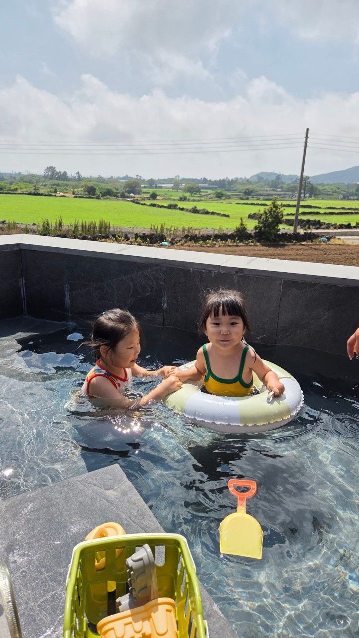 https://image.mom-mom.net/eyJidWNrZXQiOiJtb21tb20tbW9tc3RvdWNoIiwia2V5IjoicGxhY2VzLzY4ZGNkOTc1YzQ1MTBiNWQ4OWNkYTNlYi5qcGciLCJlZGl0cyI6eyJyZXNpemUiOnsid2lkdGgiOjI4MSwiaGVpZ2h0Ijo1MDB9fX0=