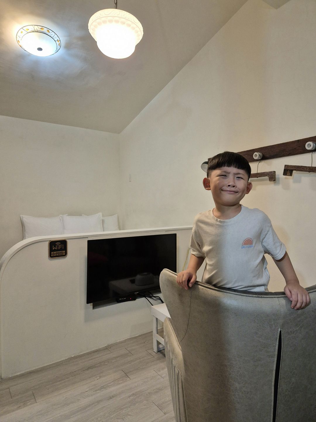 https://image.mom-mom.net/eyJidWNrZXQiOiJtb21tb20tbW9tc3RvdWNoIiwia2V5IjoicGxhY2VzLzY4ZGZkMDEwMDdlYjVlM2M4MDYyM2JlZC5qcGciLCJlZGl0cyI6eyJyZXNpemUiOnsid2lkdGgiOjM3NSwiaGVpZ2h0Ijo1MDB9fX0=