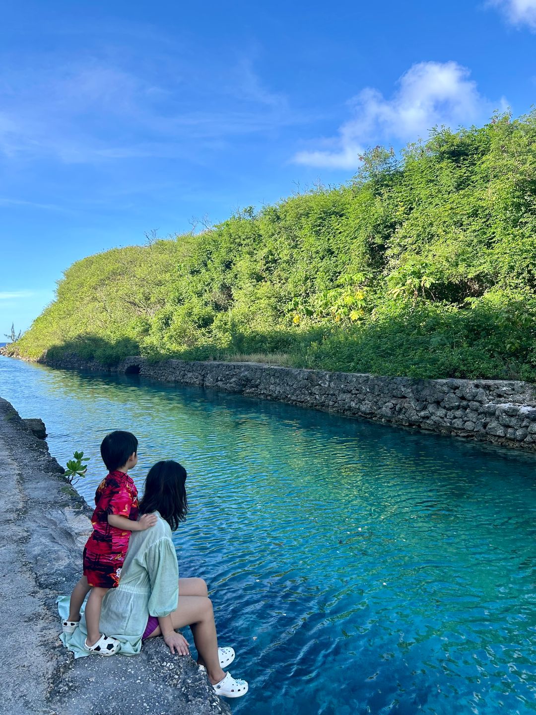 https://image.mom-mom.net/eyJidWNrZXQiOiJtb21tb20tbW9tc3RvdWNoIiwia2V5IjoicGxhY2VzLzY5NjMzNTJkZWNiNDg2OTFmNmYzYmMxZS5qcGVnIiwiZWRpdHMiOnsicmVzaXplIjp7IndpZHRoIjozNzUsImhlaWdodCI6NTAwfX19