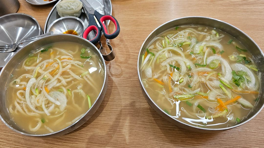 홍남매칼국수 망포역점