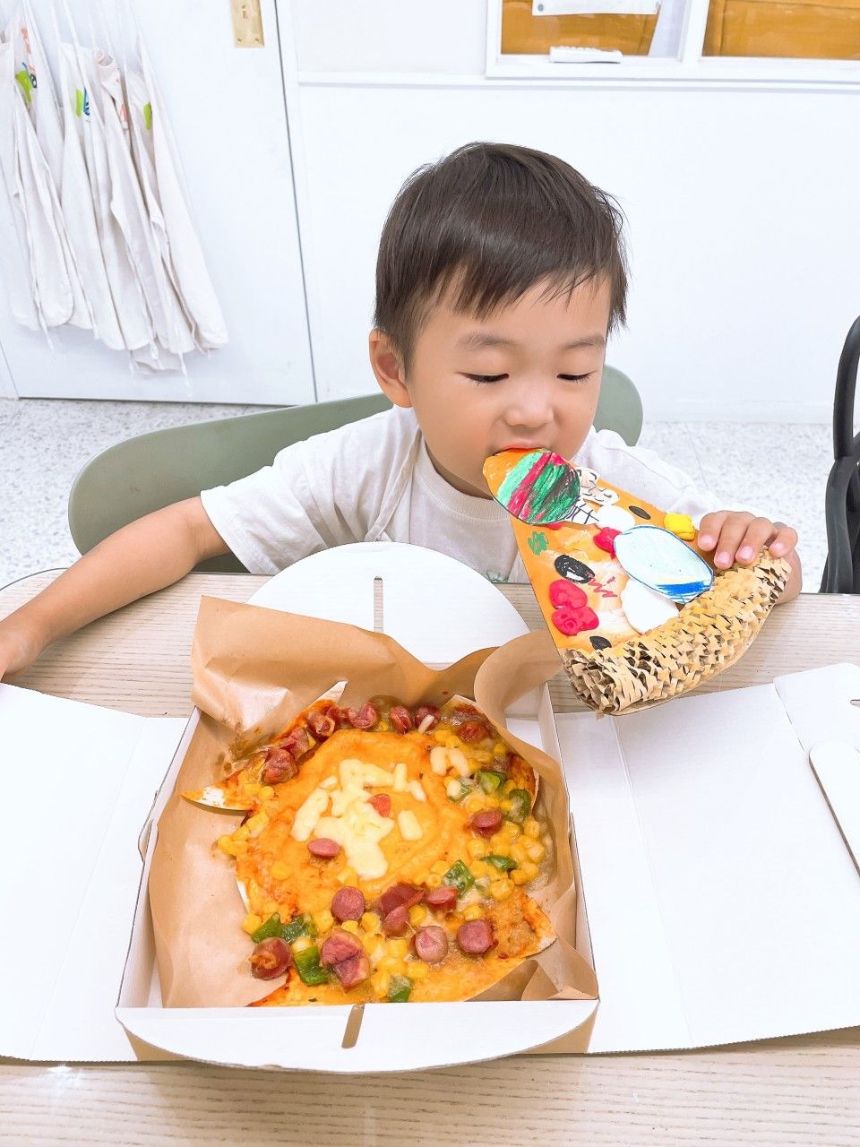 https://image.mom-mom.net/eyJidWNrZXQiOiJtb21tb20tbW9tc3RvdWNoIiwia2V5IjoicGxhY2VzLzY5MWQ2ZDM4MjkyMDMzMzgyNzJiOTU4Ny5qcGVnIiwiZWRpdHMiOnsicmVzaXplIjp7IndpZHRoIjozNzUsImhlaWdodCI6NTAwfX19
