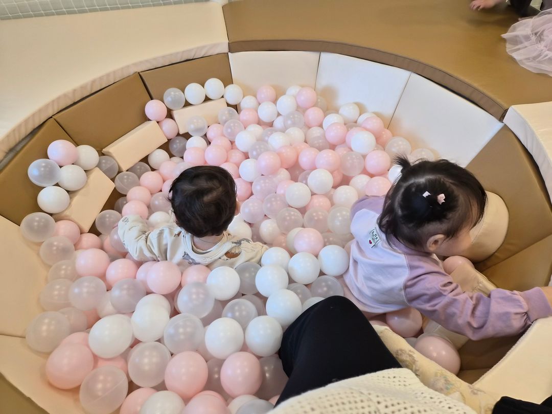 https://image.mom-mom.net/eyJidWNrZXQiOiJtb21tb20tbW9tc3RvdWNoIiwia2V5IjoicGxhY2VzLzY5ZDlkMGE3NmM1NzI4ZGU5MDUwODJhMS5qcGciLCJlZGl0cyI6eyJyZXNpemUiOnsid2lkdGgiOjUwMCwiaGVpZ2h0IjozNzV9fX0=