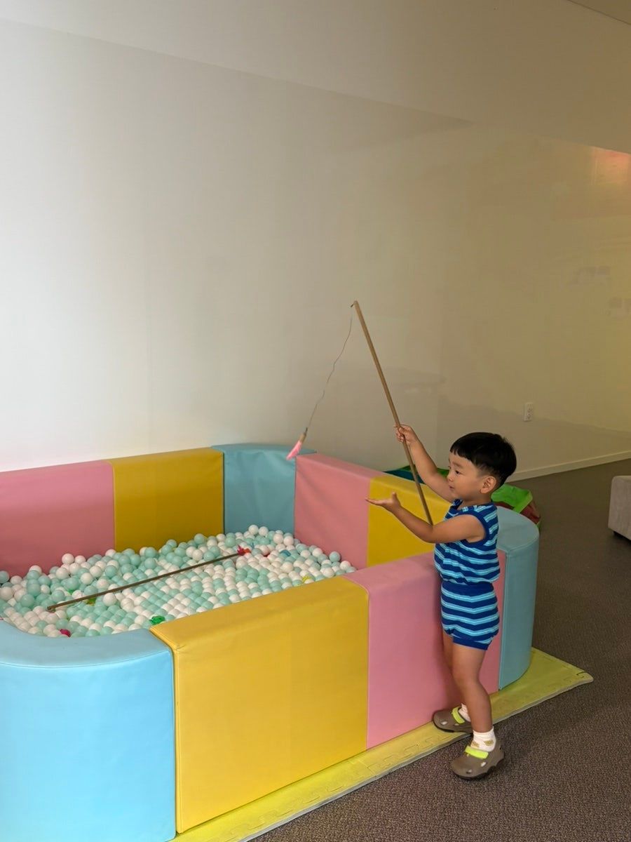 https://image.mom-mom.net/eyJidWNrZXQiOiJtb21tb20tbW9tc3RvdWNoIiwia2V5IjoicGxhY2VzLzY5ZGNlODQ2NTJlNTE5YzcyN2ExMjVlZS5qcGVnIiwiZWRpdHMiOnsicmVzaXplIjp7IndpZHRoIjozNzUsImhlaWdodCI6NTAwfX19