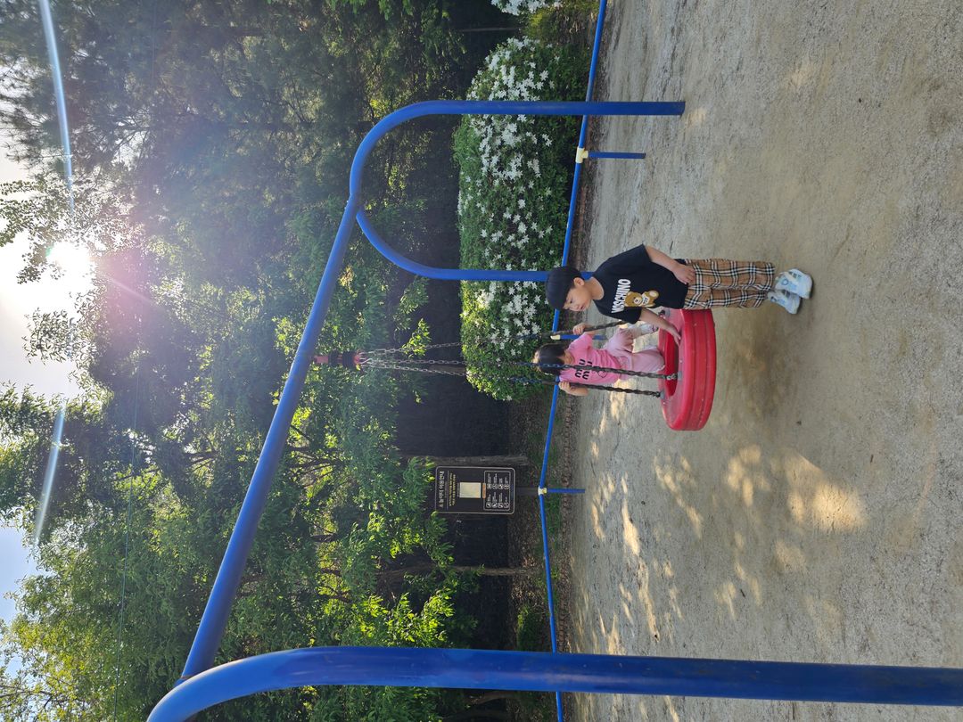https://image.mom-mom.net/eyJidWNrZXQiOiJtb21tb20tbW9tc3RvdWNoIiwia2V5IjoicGxhY2VzLzY5ZWRjNTFiYzNkMzFkYTY4ZDc0OGU5My5qcGciLCJlZGl0cyI6eyJyZXNpemUiOnsid2lkdGgiOjUwMCwiaGVpZ2h0IjozNzV9fX0=