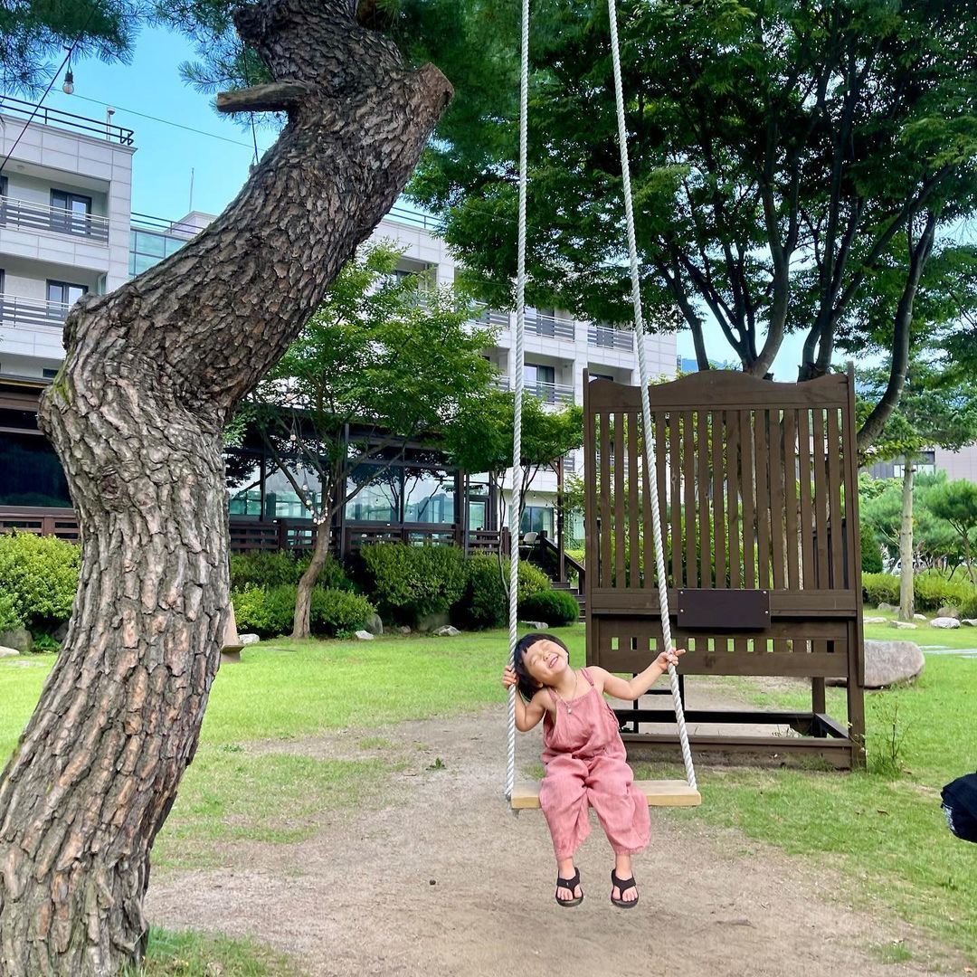 https://image.mom-mom.net/eyJidWNrZXQiOiJtb21tb20tbW9tc3RvdWNoIiwia2V5IjoicGxhY2VzLzY5ZWYxOWIxMmJiZDgyMjAwZmIzNGI2Yi5qcGVnIiwiZWRpdHMiOnsicmVzaXplIjp7IndpZHRoIjo1MDAsImhlaWdodCI6NTAwfX19