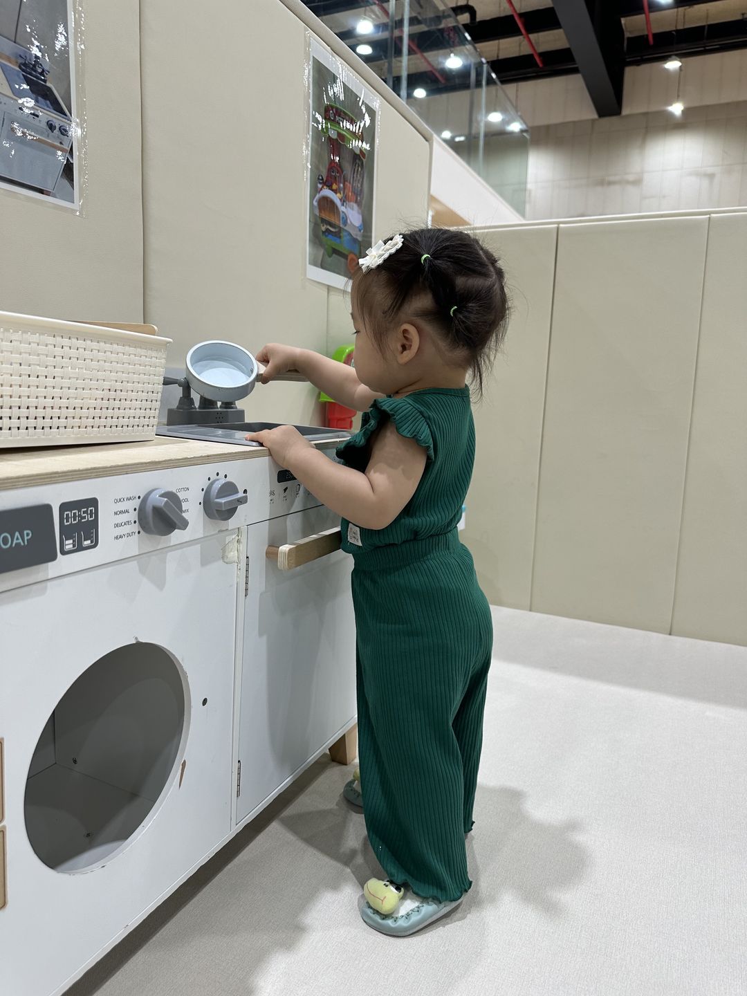 https://image.mom-mom.net/eyJidWNrZXQiOiJtb21tb20tbW9tc3RvdWNoIiwia2V5IjoicGxhY2VzLzZhOGJhMjQwNWNjMDc5NDk3MzFhYWQ0MC5qcGciLCJlZGl0cyI6eyJyZXNpemUiOnsid2lkdGgiOjM3NSwiaGVpZ2h0Ijo1MDB9fX0=