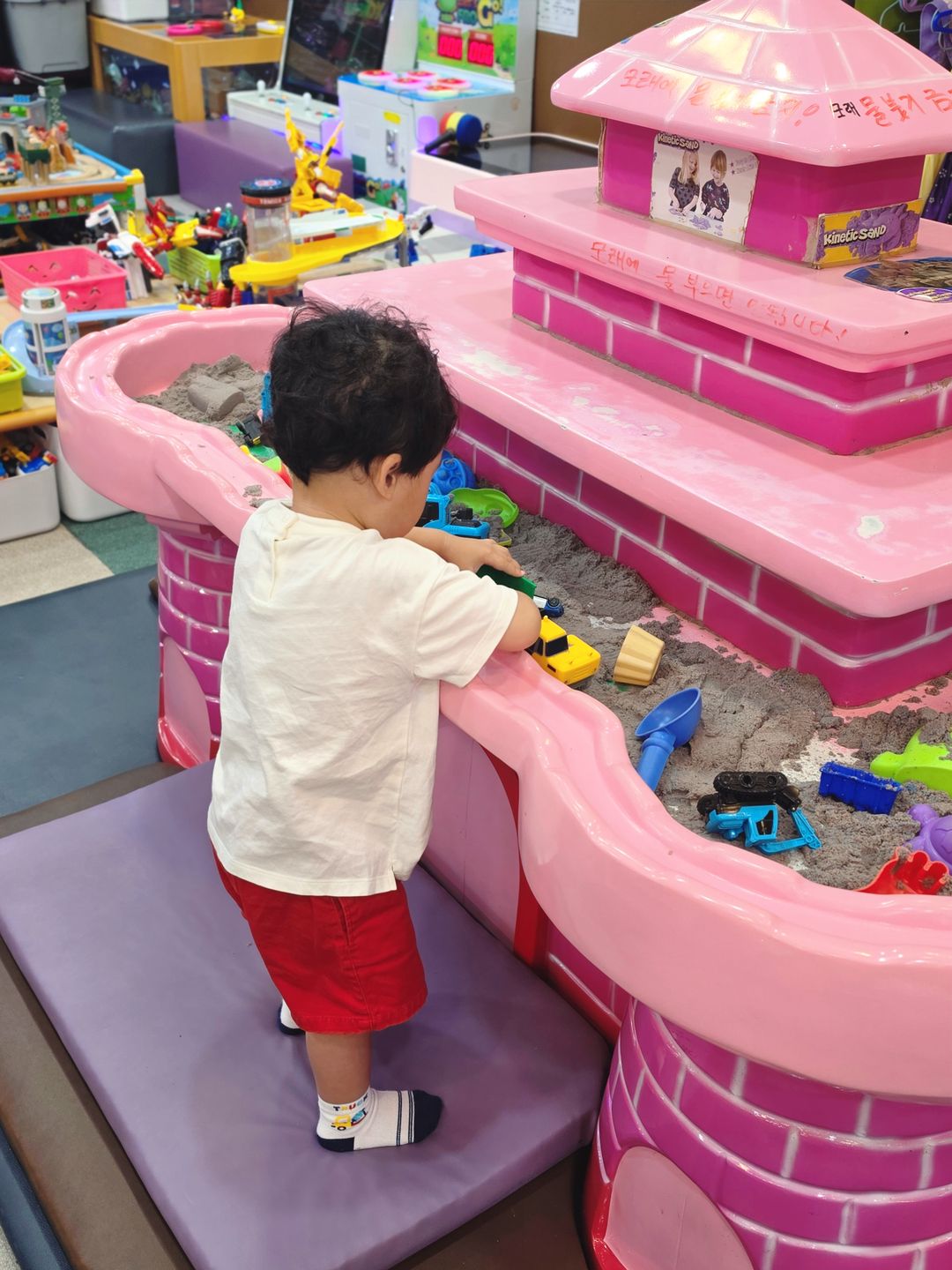 https://image.mom-mom.net/eyJidWNrZXQiOiJtb21tb20tbW9tc3RvdWNoIiwia2V5IjoicGxhY2VzLzZhOTBkOTAyYjY5NWQyNTBkNGNmZWY3Ni5qcGciLCJlZGl0cyI6eyJyZXNpemUiOnsid2lkdGgiOjM3NSwiaGVpZ2h0Ijo1MDB9fX0=