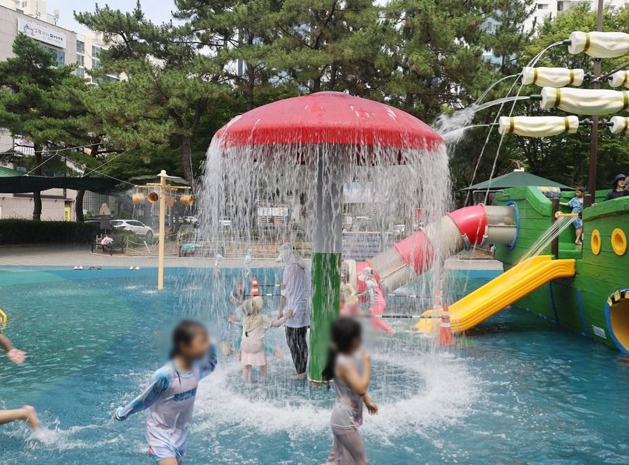 강변공원 종합물놀이장(26/ 06/20 ~ 08/30)