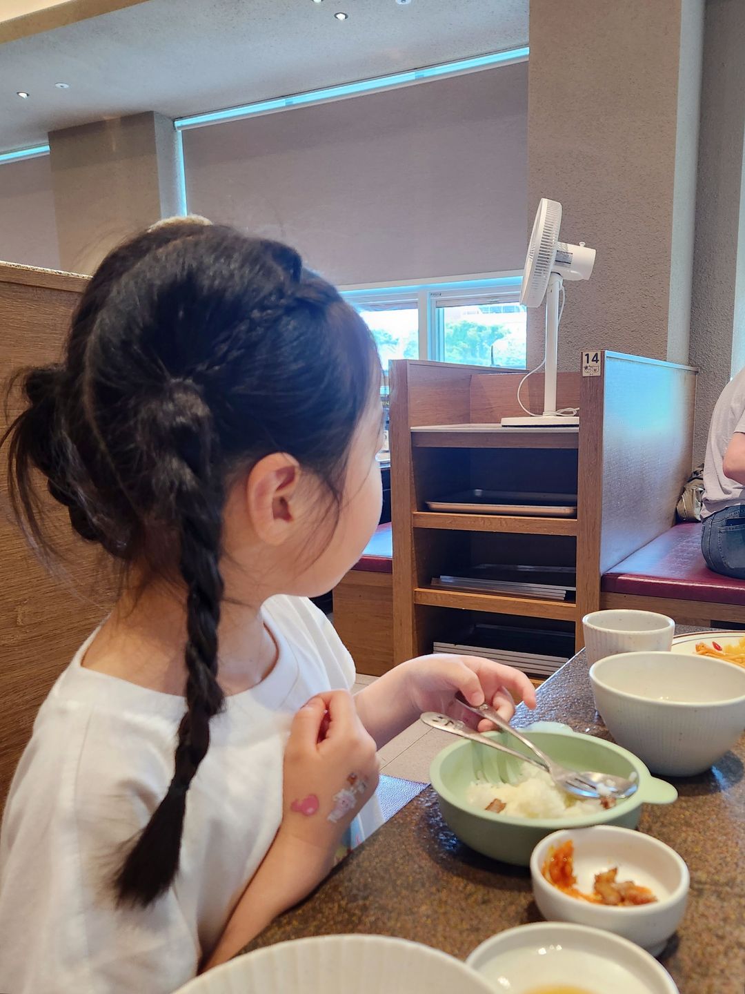 https://image.mom-mom.net/eyJidWNrZXQiOiJtb21tb20tbW9tc3RvdWNoIiwia2V5IjoicGxhY2VzLzZhMjI1NjhkZDhkMzRkNTc3Yzc5NTk1Zi5qcGciLCJlZGl0cyI6eyJyZXNpemUiOnsid2lkdGgiOjM3NSwiaGVpZ2h0Ijo1MDB9fX0=