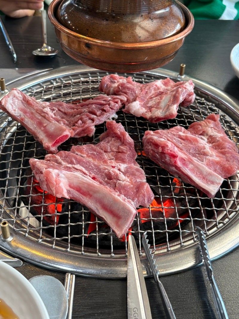 https://image.mom-mom.net/eyJidWNrZXQiOiJtb21tb20tbW9tc3RvdWNoIiwia2V5IjoicGxhY2VzLzZhMjdlZWNjYTk5ZmI4MDk4YWE2YWVlYy5qcGVnIiwiZWRpdHMiOnsicmVzaXplIjp7IndpZHRoIjozNzQsImhlaWdodCI6NTAwfX19