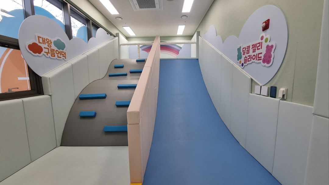 https://image.mom-mom.net/eyJidWNrZXQiOiJtb21tb20tbW9tc3RvdWNoIiwia2V5IjoicGxhY2VzLzZhMmE1ZThhZjg4ODI3NzAwNWM5NmU0OC5qcGciLCJlZGl0cyI6eyJyZXNpemUiOnsid2lkdGgiOjUwMCwiaGVpZ2h0IjoyODF9fX0=