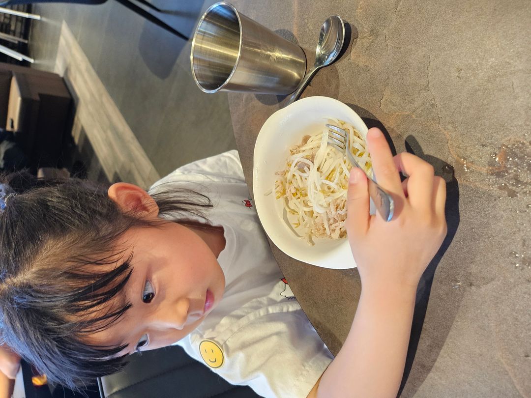 https://image.mom-mom.net/eyJidWNrZXQiOiJtb21tb20tbW9tc3RvdWNoIiwia2V5IjoicGxhY2VzLzZhMzdlNGVmMzU1YzJhYjk5YTFlMmRlNi5qcGciLCJlZGl0cyI6eyJyZXNpemUiOnsid2lkdGgiOjUwMCwiaGVpZ2h0IjozNzV9fX0=