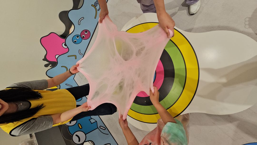https://image.mom-mom.net/eyJidWNrZXQiOiJtb21tb20tbW9tc3RvdWNoIiwia2V5IjoicGxhY2VzLzZhM2U0NzQ2NTdiYzM5YzAwOTIwYjc0NC5qcGciLCJlZGl0cyI6eyJyZXNpemUiOnsid2lkdGgiOjUwMCwiaGVpZ2h0IjoyODF9fX0=