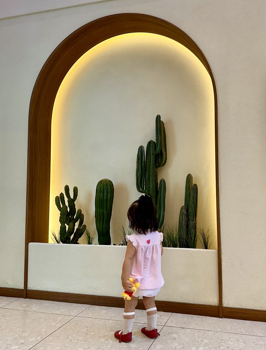 https://image.mom-mom.net/eyJidWNrZXQiOiJtb21tb20tbW9tc3RvdWNoIiwia2V5IjoicGxhY2VzLzZhYTAyMDI5YmI1MTgyNjJhZDNlODE2Ny5qcGciLCJlZGl0cyI6eyJyZXNpemUiOnsid2lkdGgiOjM3OSwiaGVpZ2h0Ijo1MDB9fX0=