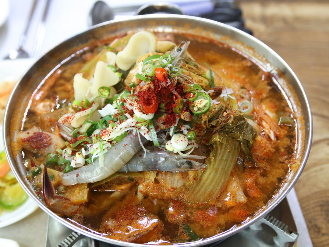 딴뚝통나무집식당
