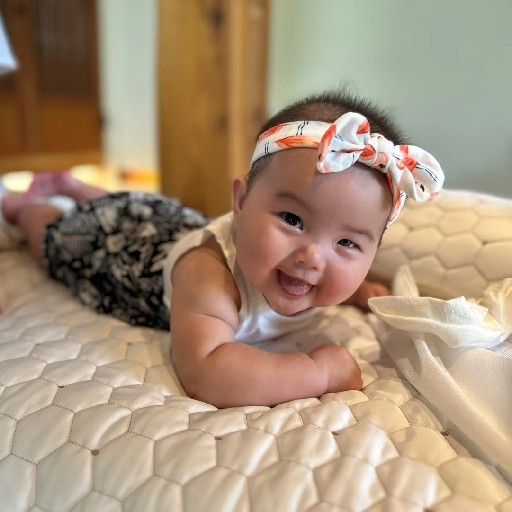 https://image.mom-mom.net/eyJidWNrZXQiOiJtb21tb20tbW9tc3RvdWNoIiwia2V5IjoicHJvZmlsZS82NTBlNWRmY2Y1ZjU0MzJjNzcwYzYwNzQiLCJlZGl0cyI6eyJyZXNpemUiOnsid2lkdGgiOjEwMCwiaGVpZ2h0IjoxMDB9fX0=